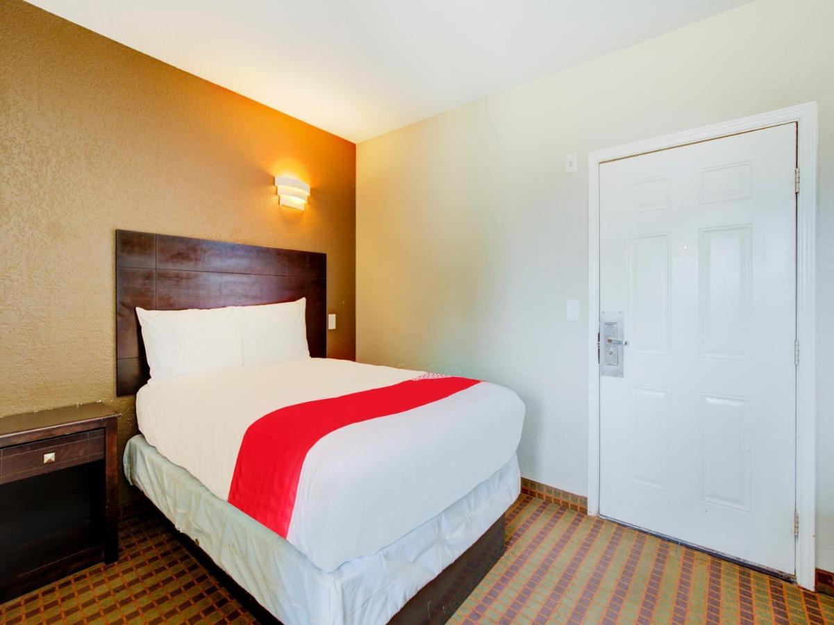 Hotel Dilley Grand Esterno foto