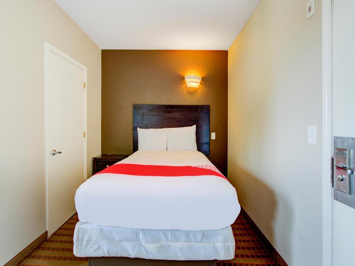 Hotel Dilley Grand Esterno foto