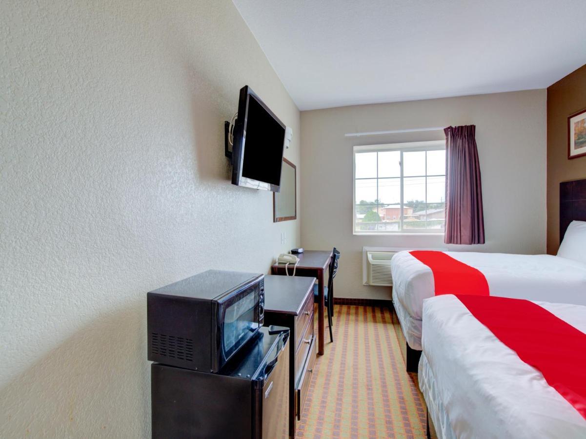 Hotel Dilley Grand Esterno foto