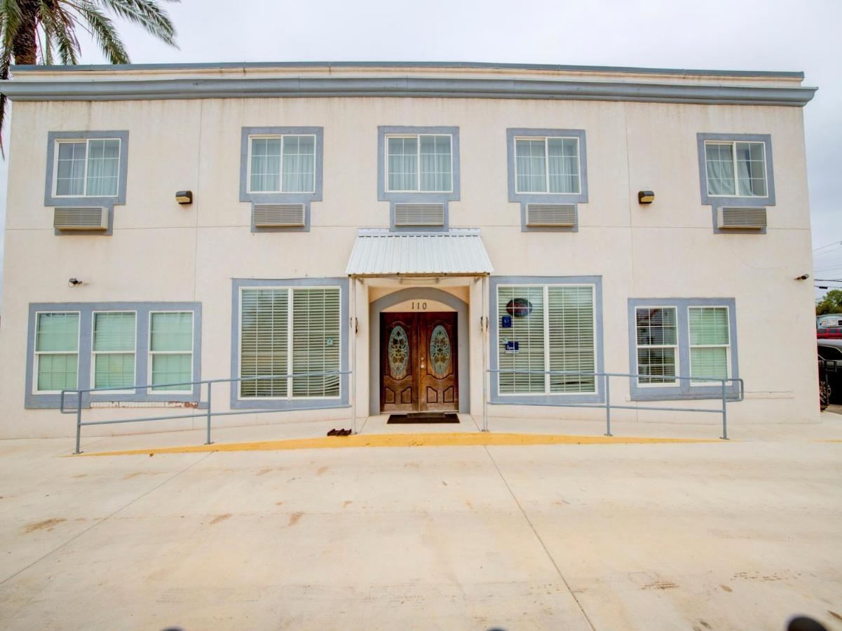 Hotel Dilley Grand Esterno foto