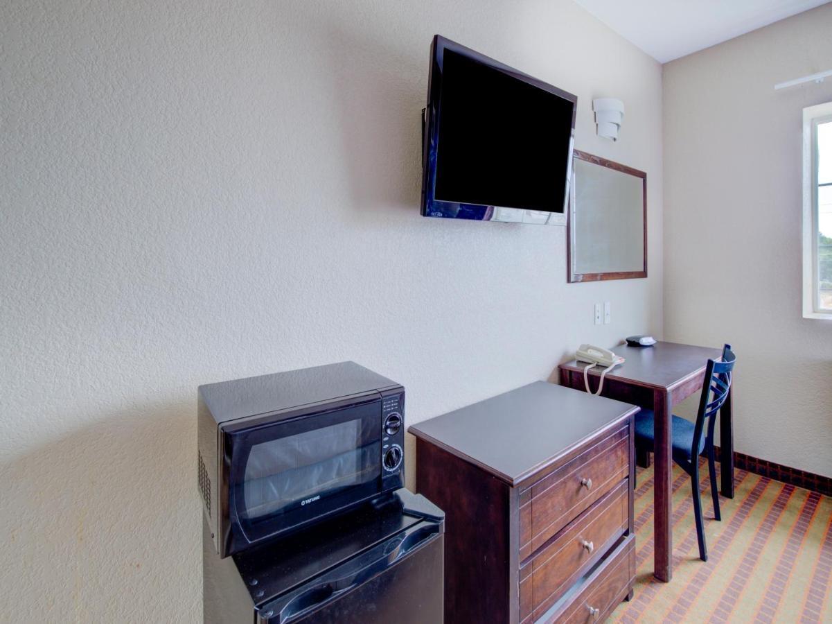 Hotel Dilley Grand Esterno foto