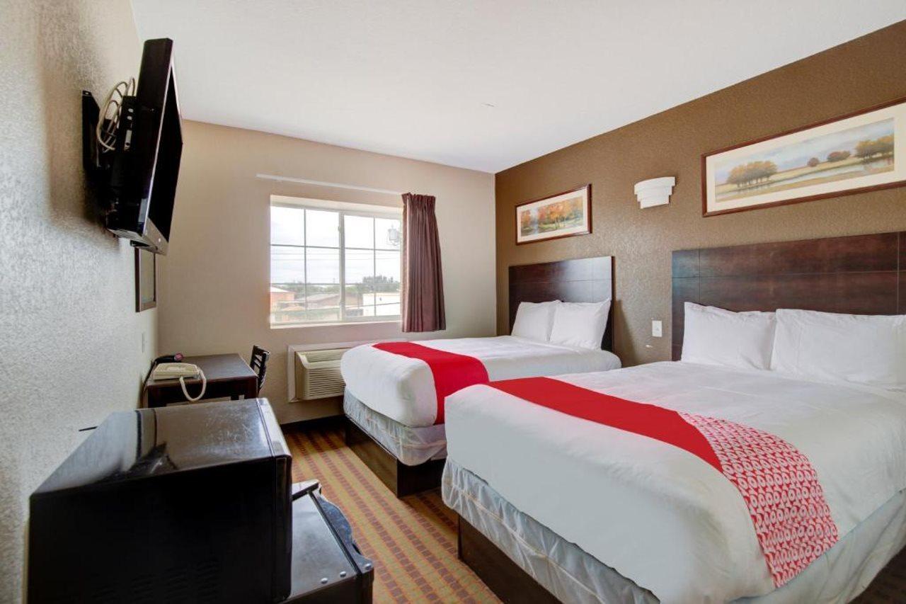 Hotel Dilley Grand Esterno foto