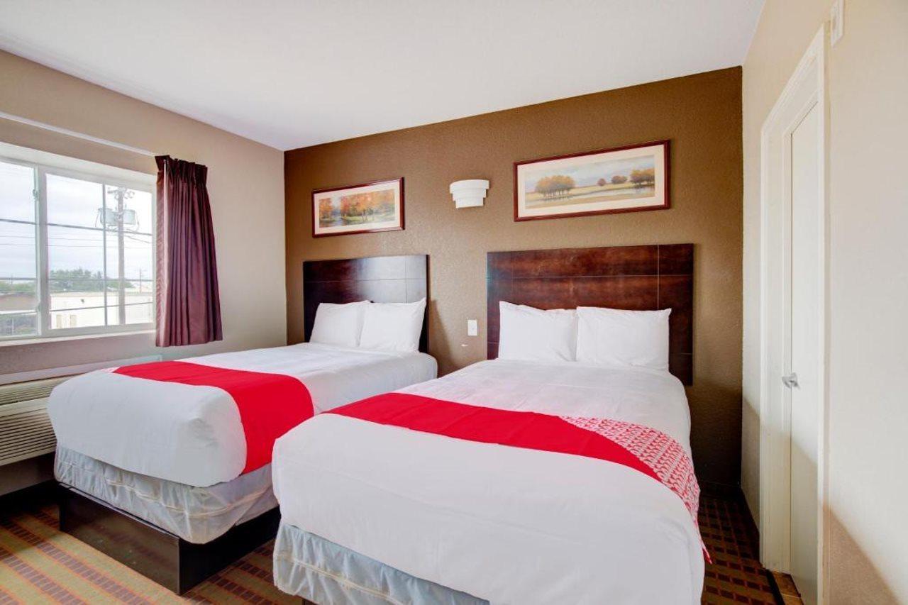 Hotel Dilley Grand Esterno foto