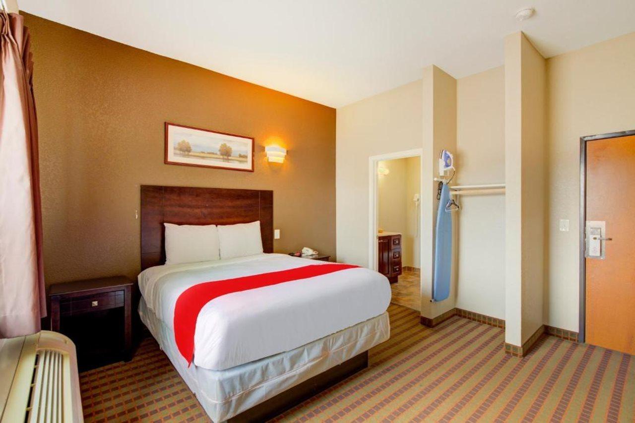 Hotel Dilley Grand Esterno foto