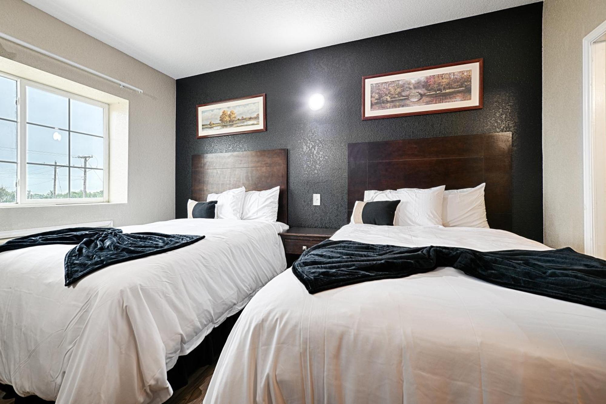 Hotel Dilley Grand Esterno foto